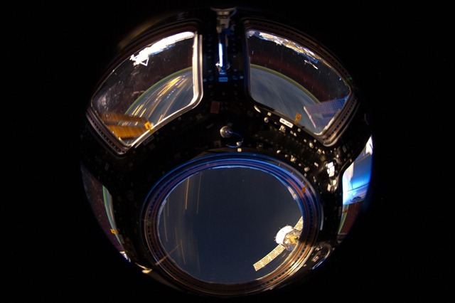 cupola-ISS-260612