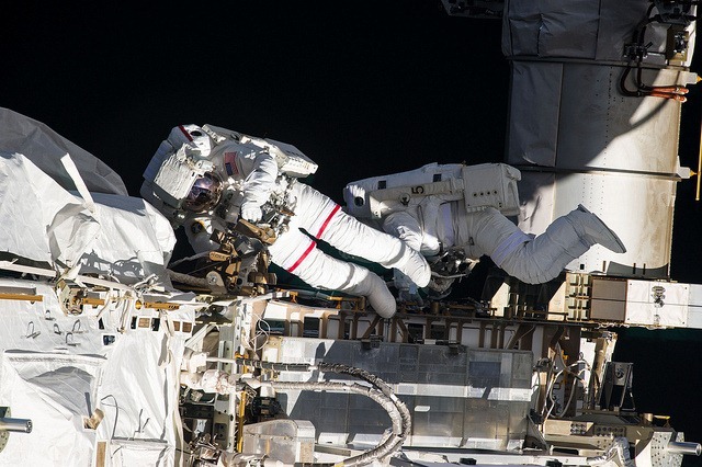 Chris Cassidy Tom Marshburn-ISS-EVA2