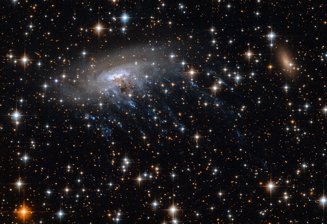 Hubble-ESO 137-001