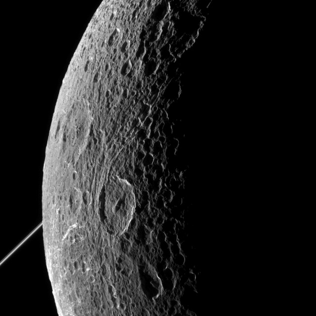 Dione-Cassini25