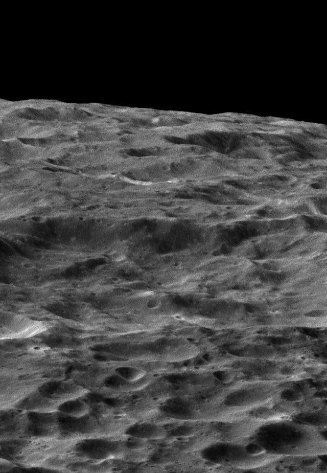 Dione-Cassini-FA4-2015