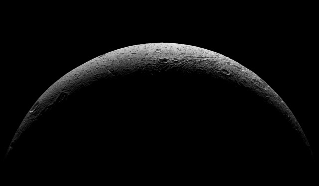 Dione-Cassini-FA6-2015