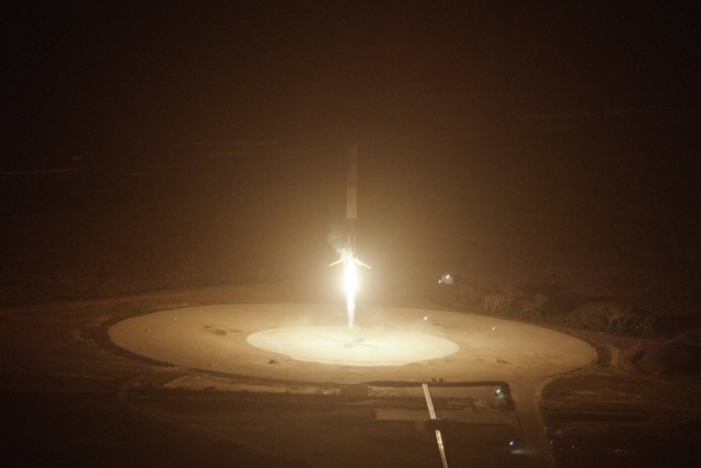 Falcon 9 atterrissage3-201215