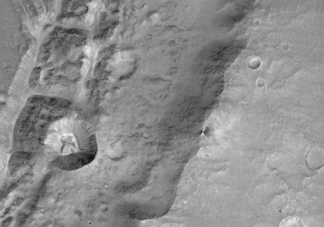 Cratère sans nom-TGO-Mars