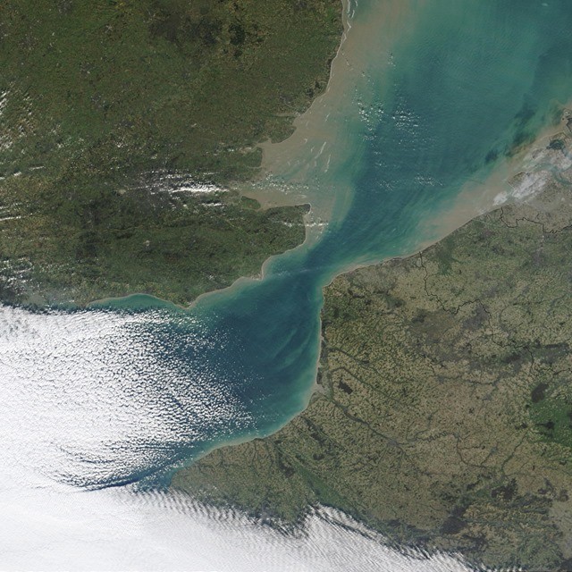 Strait_of_Dover_MODIS