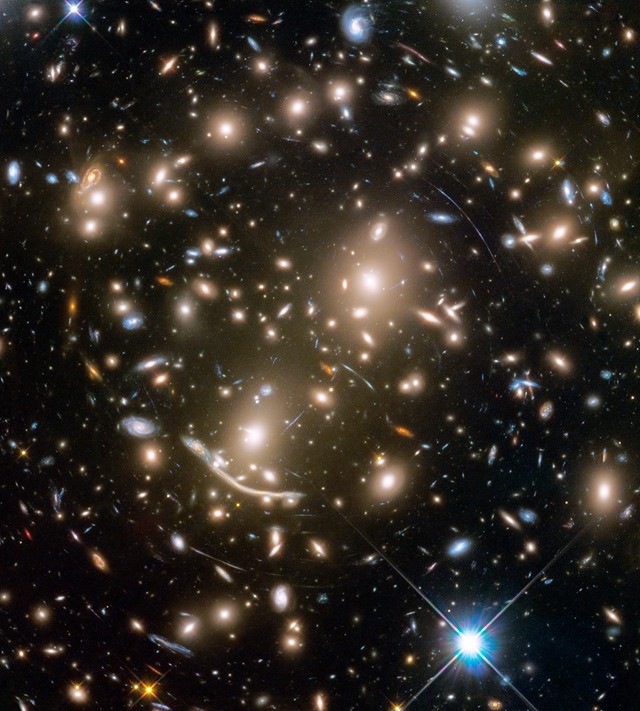 Hubble STSCI-H-p1720a