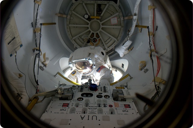 ISS-sortie-cosmonaute