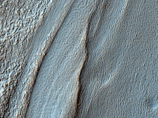 Hellas Rim Mars Hirise