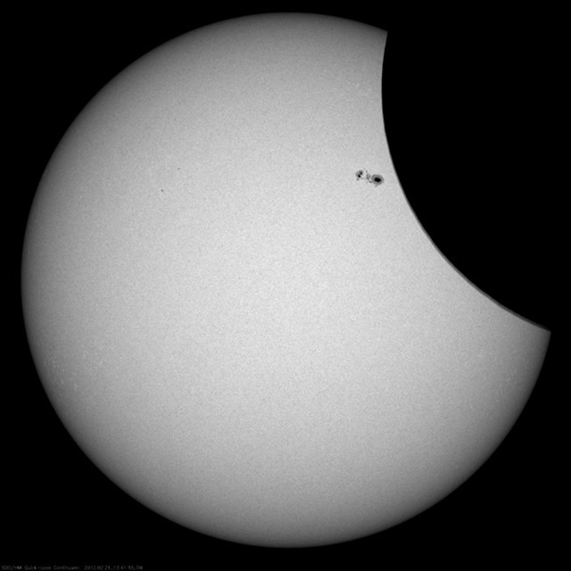 SDO_éclipse-solaire_21fev2012
