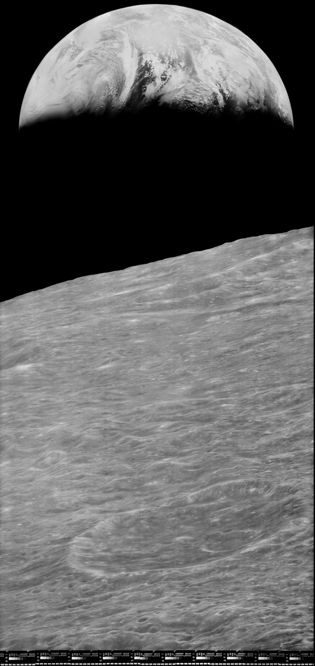 Lunar Orbiter 1-earthrise