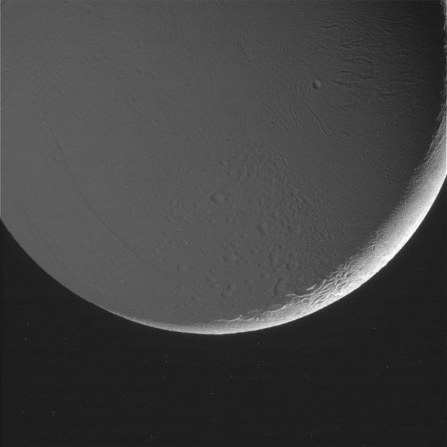 Encelade-cassini-151015-1