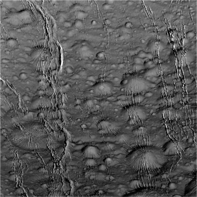 Encelade-cassini-151015-3