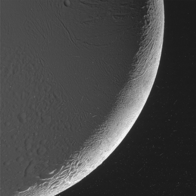 Encelade-cassini-151015-4
