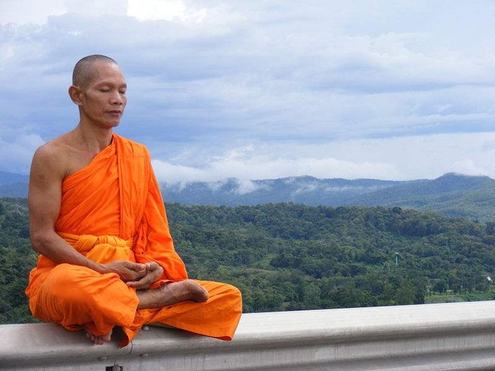 moine-bouddhiste-thailande 1 21