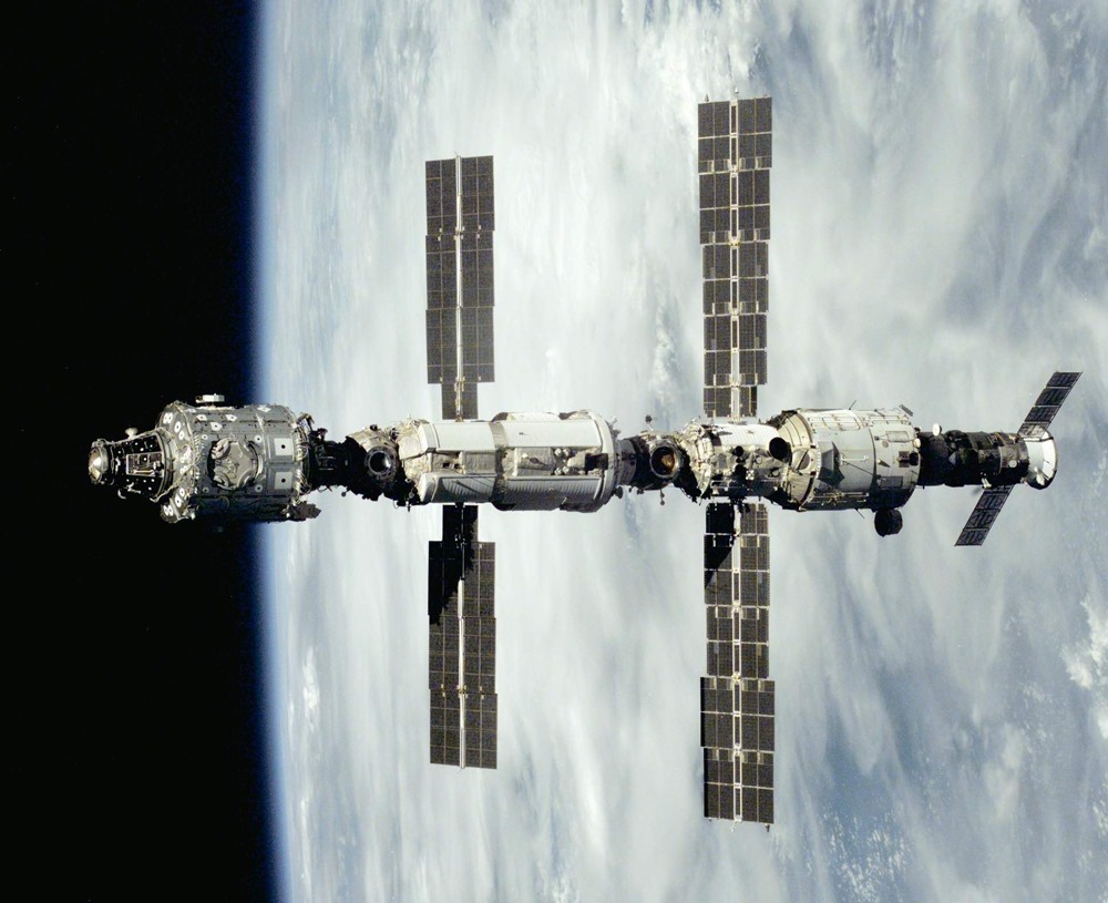 Unity-Zarya-Zvezda_STS-106