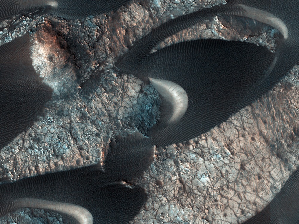 Dune Barkhane Mars Hirise 1 22
